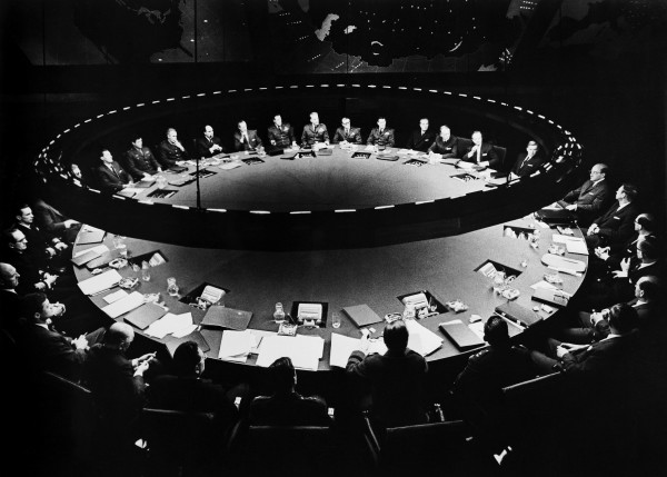 THE WAR ROOM CONFERENCE DR. STRANGELOVE: HOW I LEARNED TO STOP WORRYING AND LOVE THE BOMB (1964)